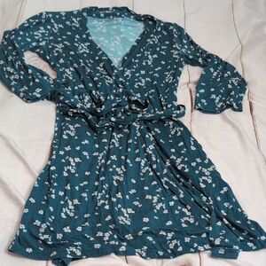 Posh Peanut Women's Robe with Pockets size Small Medium Flower Floral Print